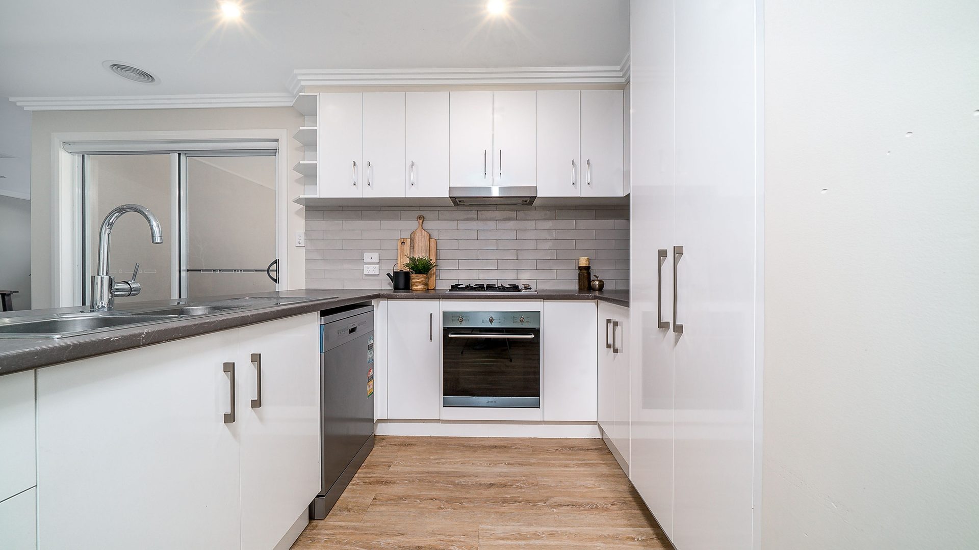 Leased - 2/12 Hollows Crescent - New Property in Lloyd - Real Estate by Nikki Gersbach