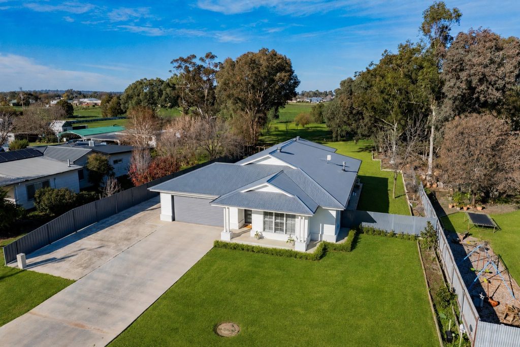 For Sale - 88 Fivebough Road - New Property in Leeton - Real Estate by Julie Valenzisi
