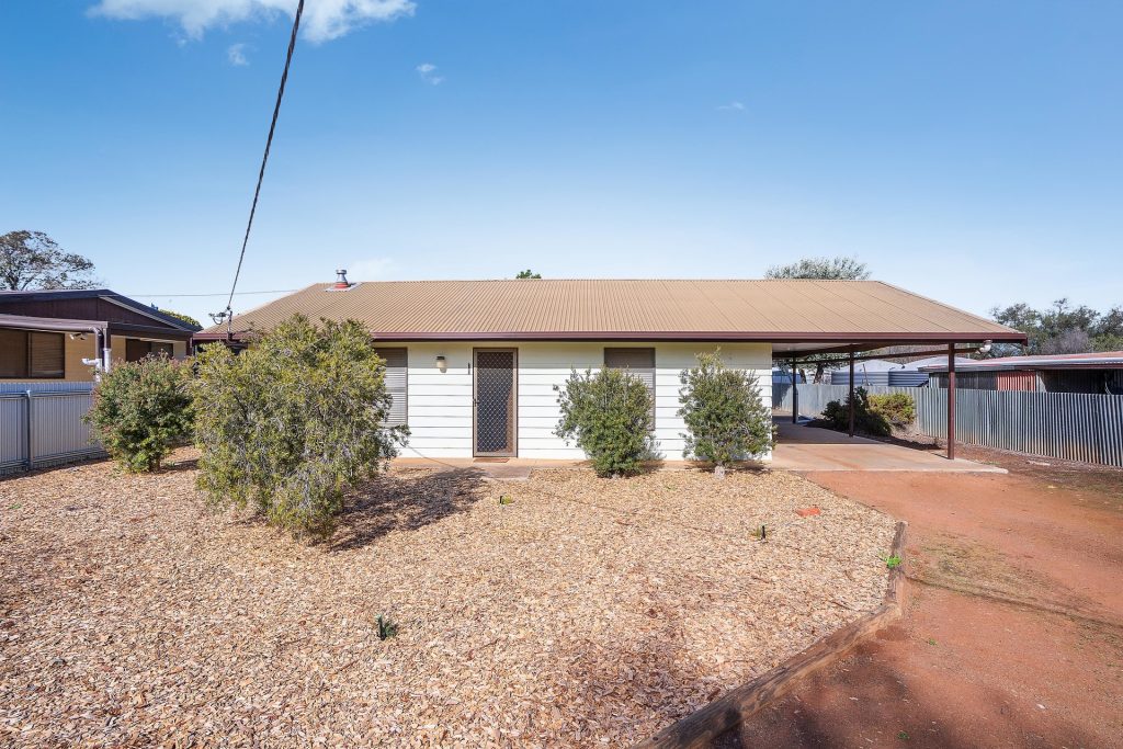 For Sale - 124 Yapunyah Street - New Property in Barellan - Real Estate by Sophie Litchfield