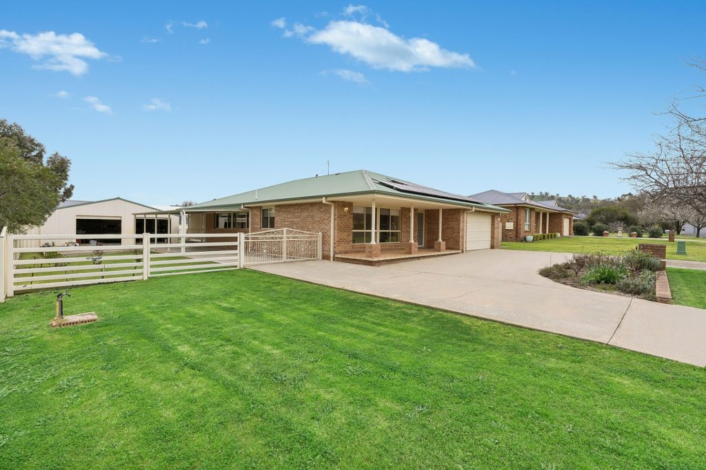 For Sale - 31 Harold Conkey Avenue - New Property in Cootamundra - Real Estate by  