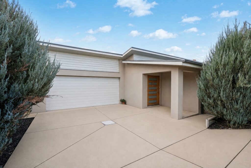 Sold - 2/12 Hollows Crescent - New Property in Lloyd - Real Estate by Mohammad Rahimi
