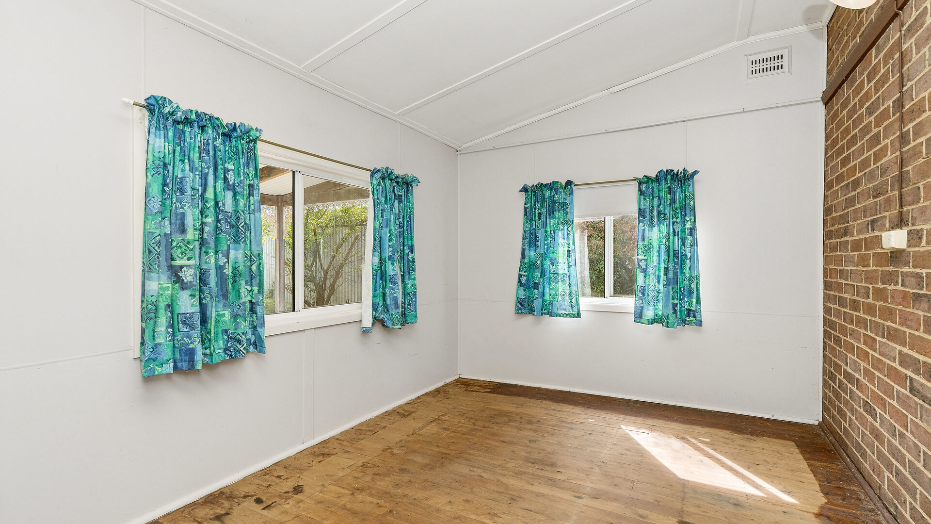 Auction - 151 Loftus Street - New Property in Temora - Real Estate by Lachlan Pellow