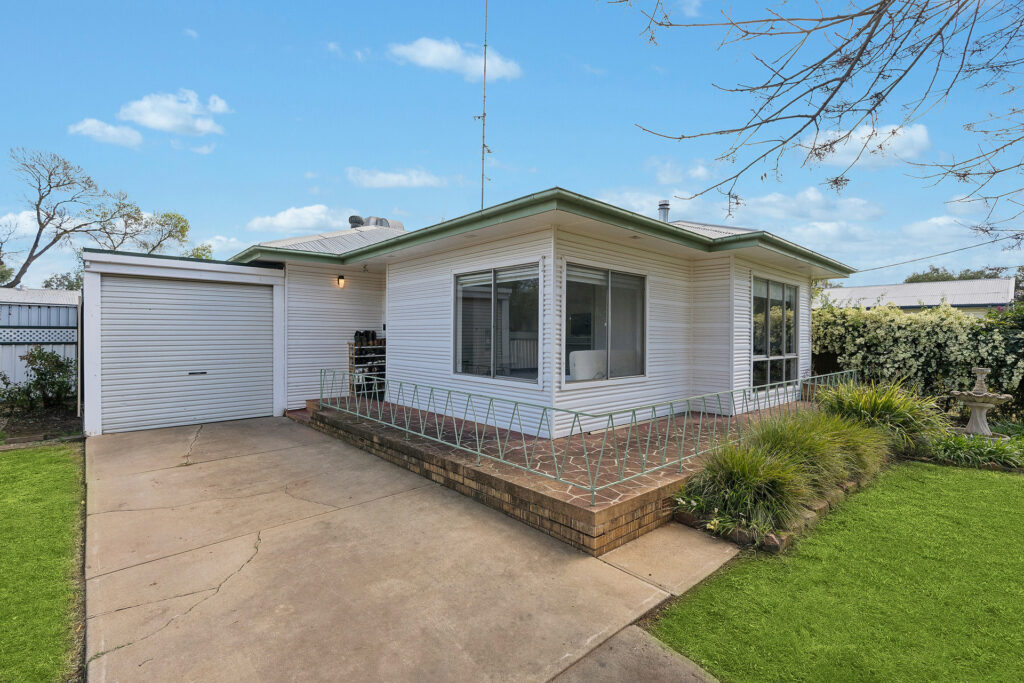 For Sale - 13 Seville Street - New Property in Leeton - Real Estate by Julie Valenzisi