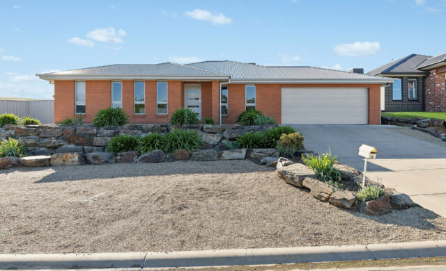 For Sale - 26 Sunvale Crescent - New Property in Estella - Real Estate by Andrew Pellow