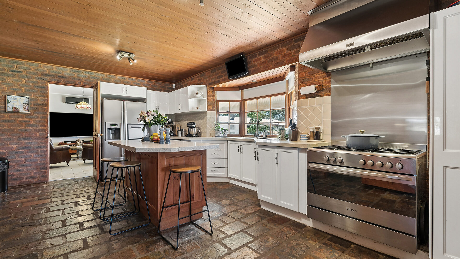 For Sale - 15 Merungle Hill Road - New Property in Leeton - Real Estate by Andrew Pellow