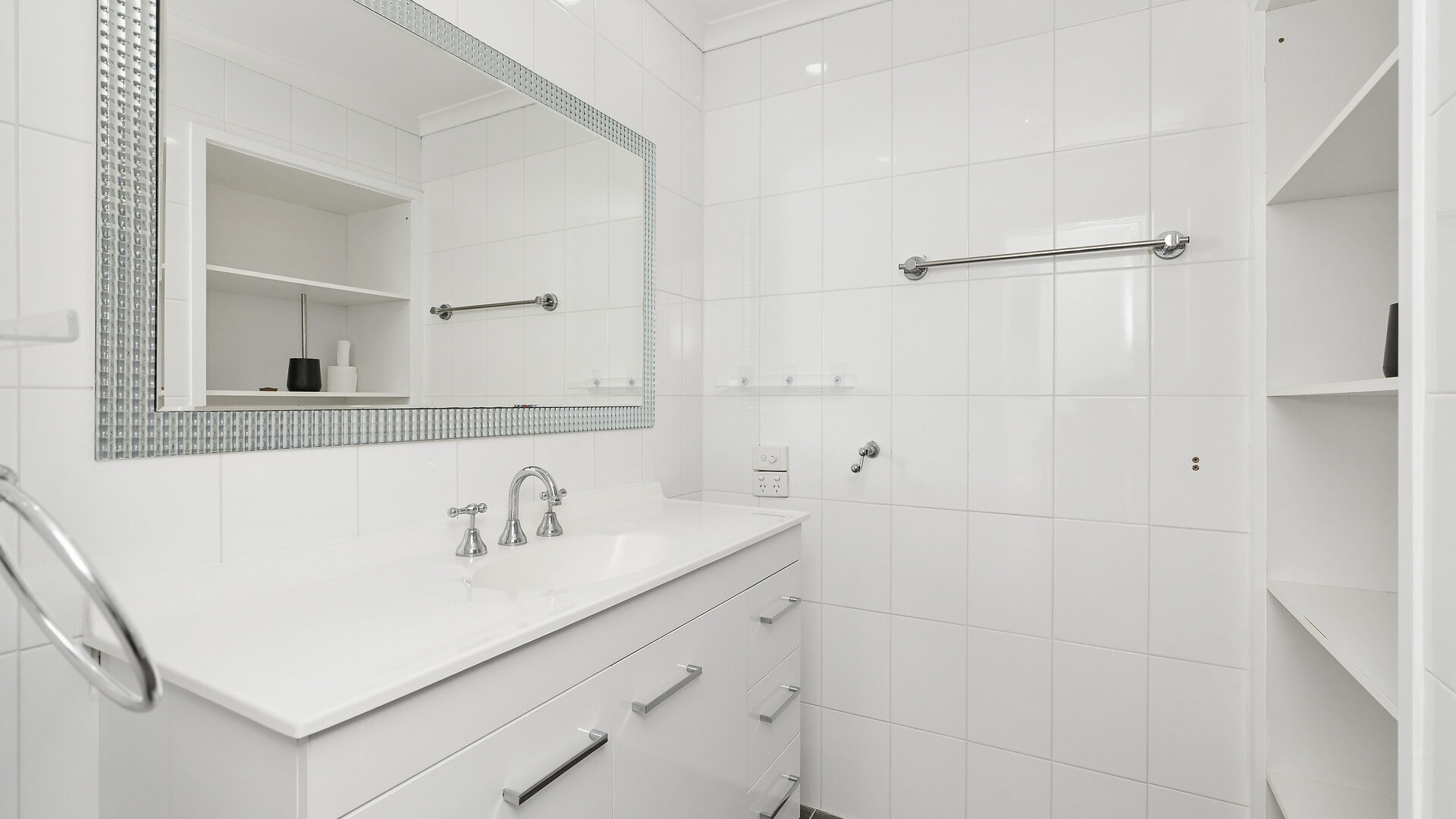For Sale - 10 Grevillea Crescent - New Property in Lake Albert - Real Estate by Mohammad Rahimi