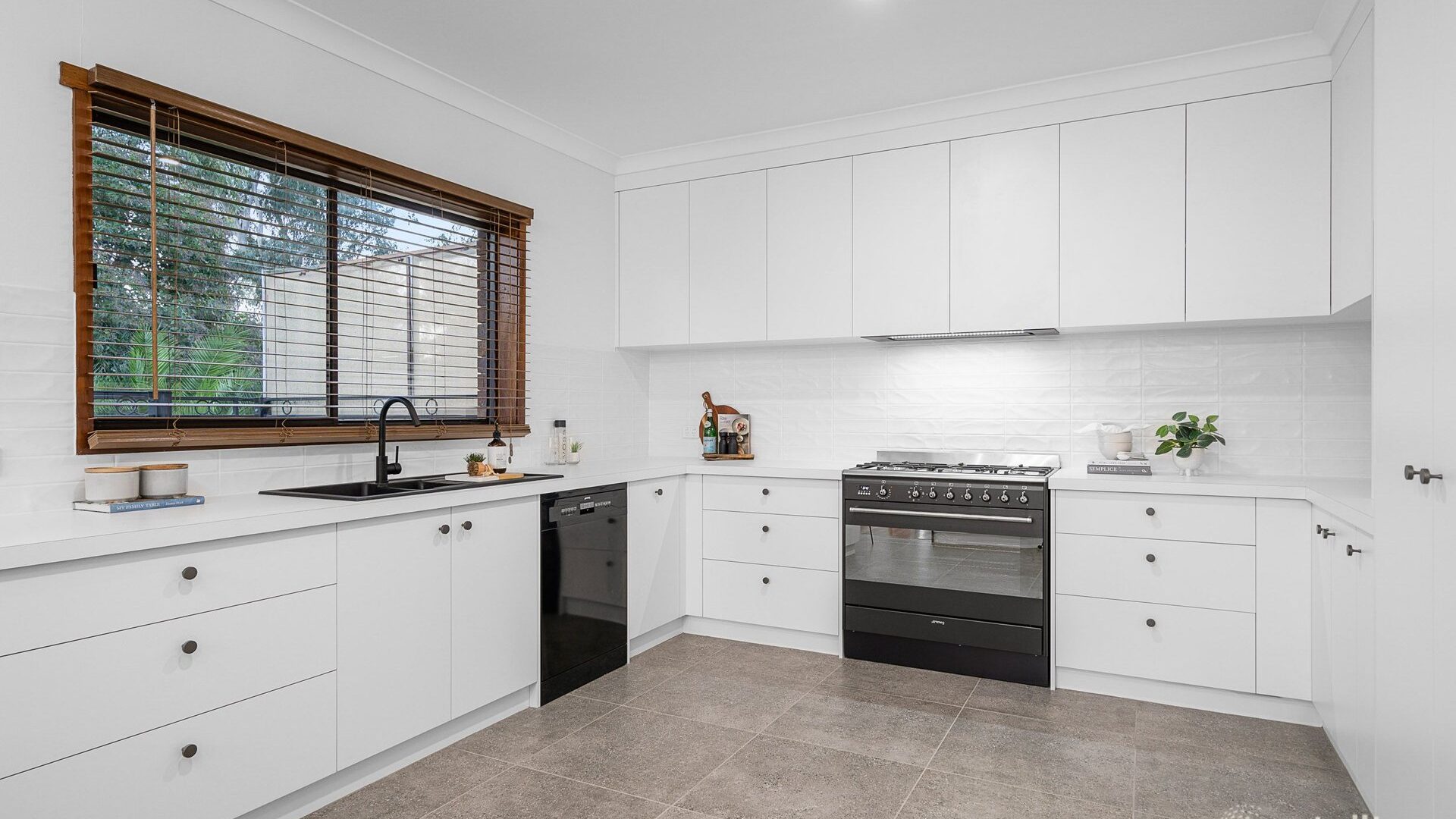 For Sale - 453 Dale Crescent - New Property in Lavington - Real Estate by Jayden Booth