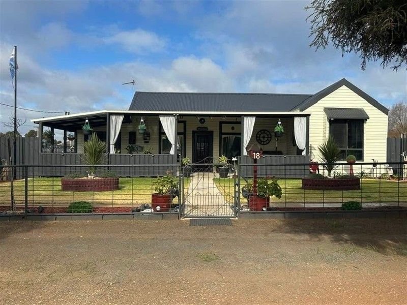 16 Loftus Street