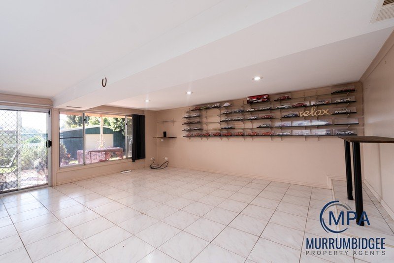 10 Mitchell Street