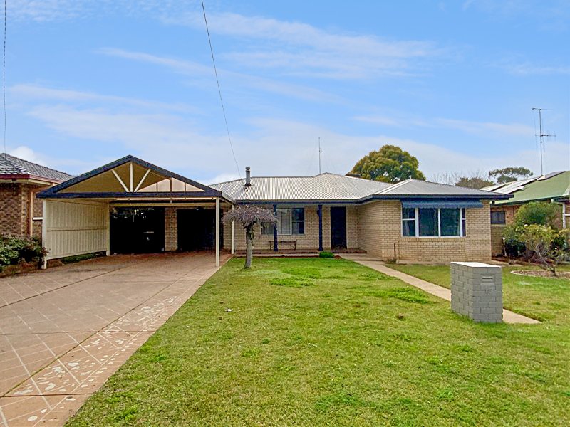 15 Wyndham Avenue