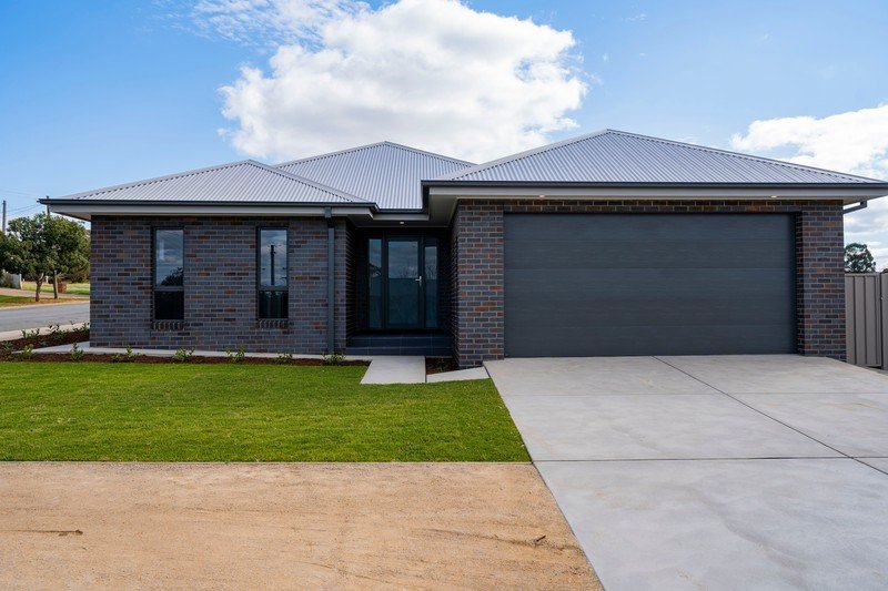 20 Racecourse Road
